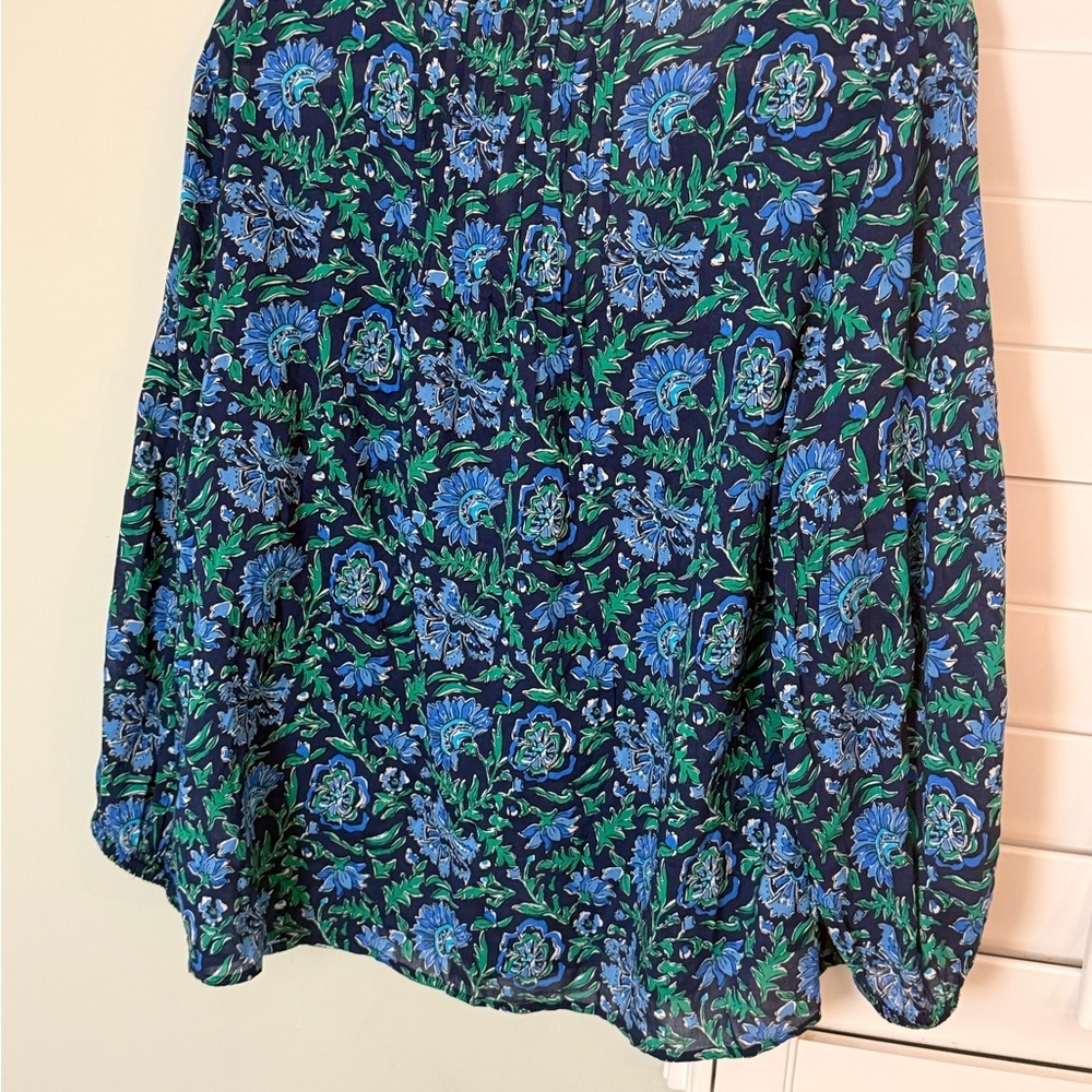 NWT Vineyard Vines Blue Green Floral Blouse V-Neck Long Sleeve Women’s Top Large - Picture 6 of 6
